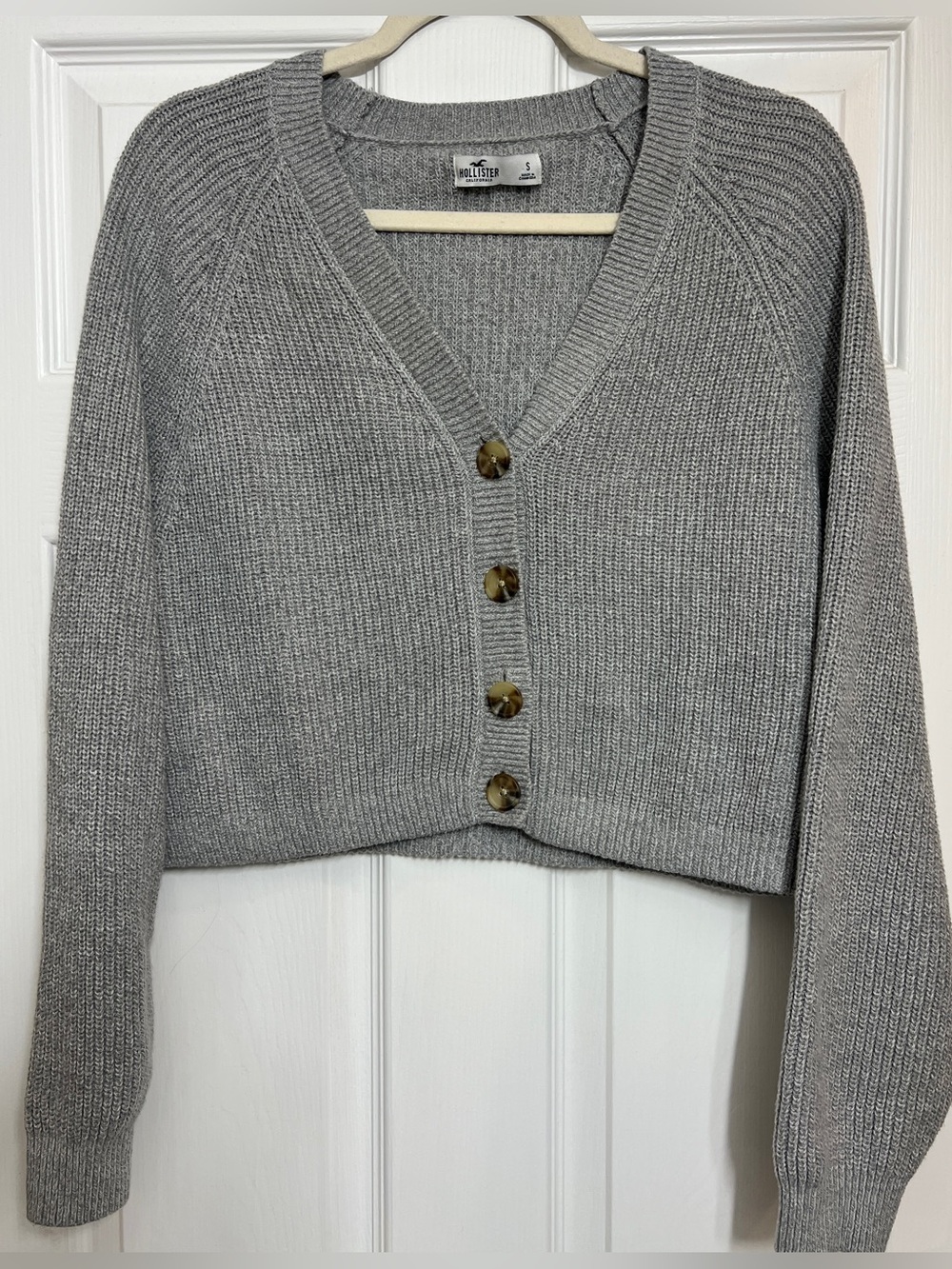 Hollister Light Gray V-Neck Cropped Button Cardigan